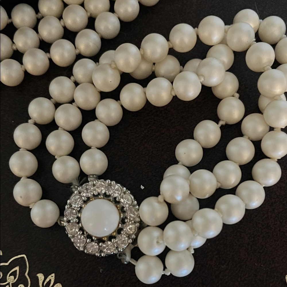 Necklace & bracelet set - Elegant lustrous beads w/rhinestone clasp - Picture 3 of 3
